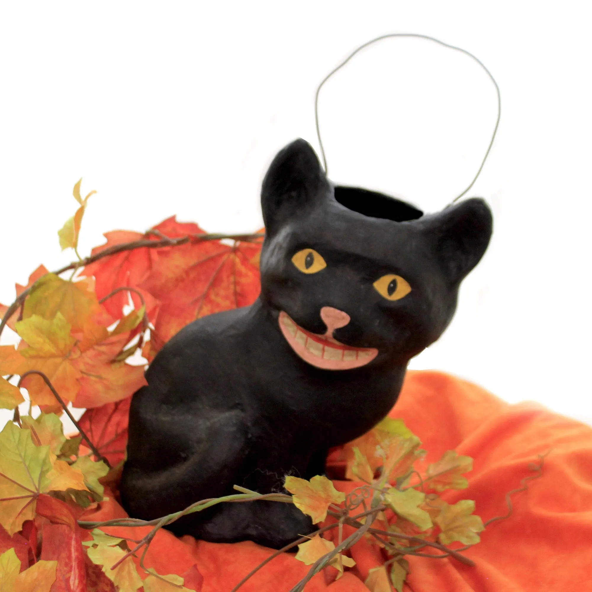 (45390) Mischievous Cat Candy Bucket