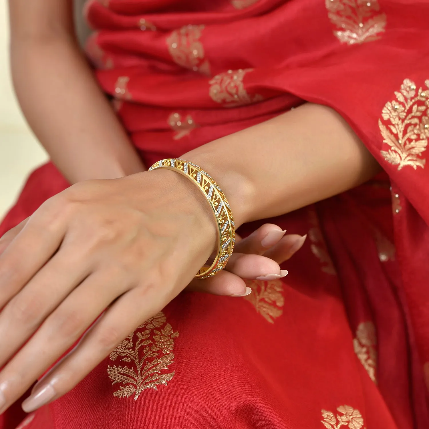 Alpana Timeless Elegance Bangle