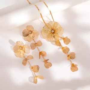 Blume Golden Vine Whisper Floral Pendant Set