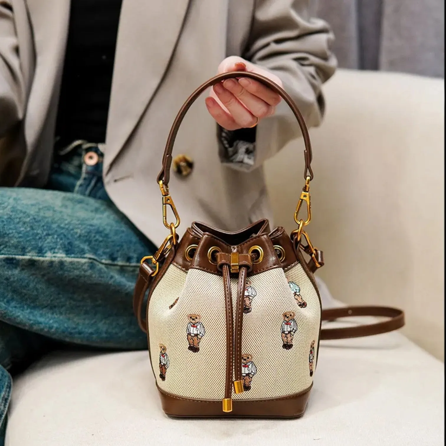 Charming Cartoon Bear Embroidered Bucket Crossbody Bag