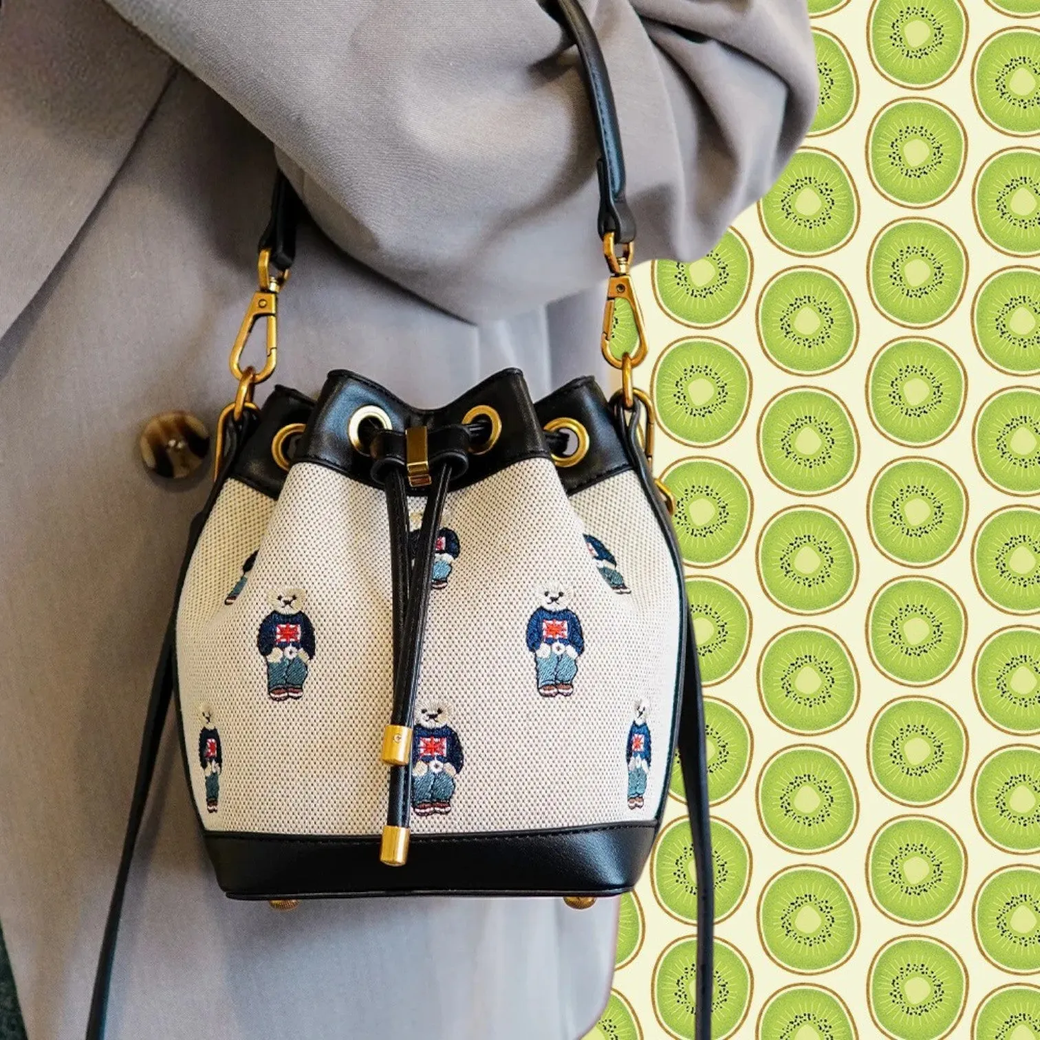 Charming Cartoon Bear Embroidered Bucket Crossbody Bag