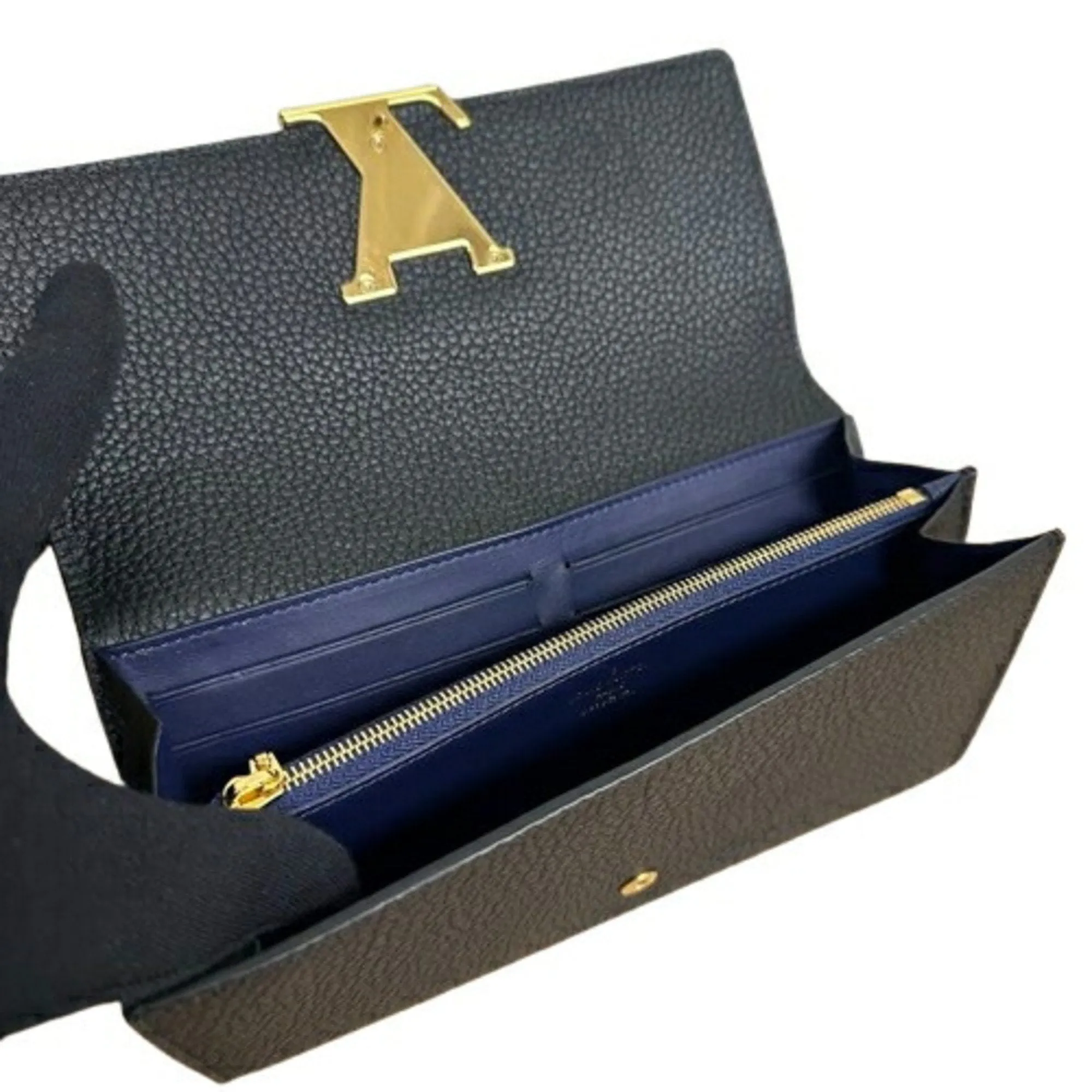 Elegant Leather Capucines Bag with Subtle Scratches