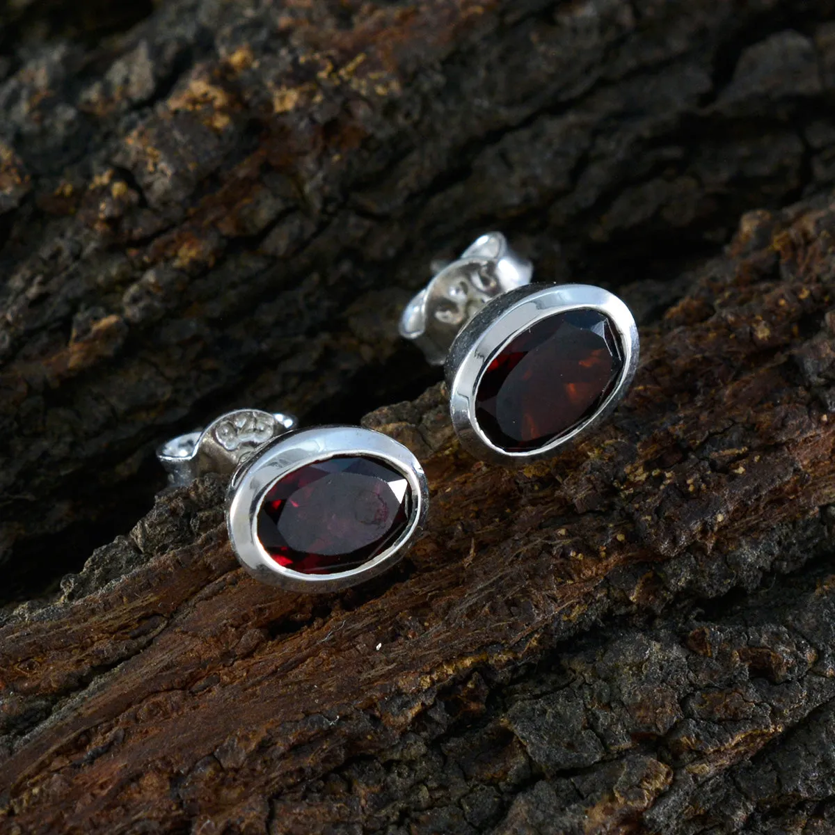 Garnet French Haruka Solitaire Stud Red 92.5 Silver Earring