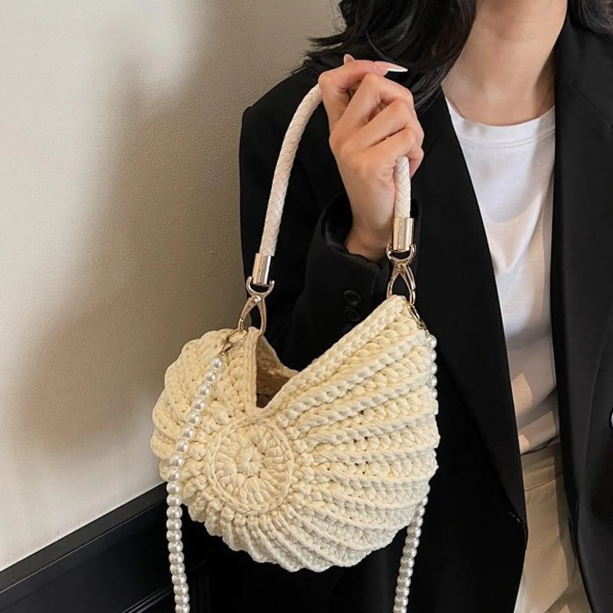 Handwoven Seashell Bag for Women Beaded Shell Purse Crochet Beach Bag Conch Shoulder Handbag with Pearl Strap Leather Handle