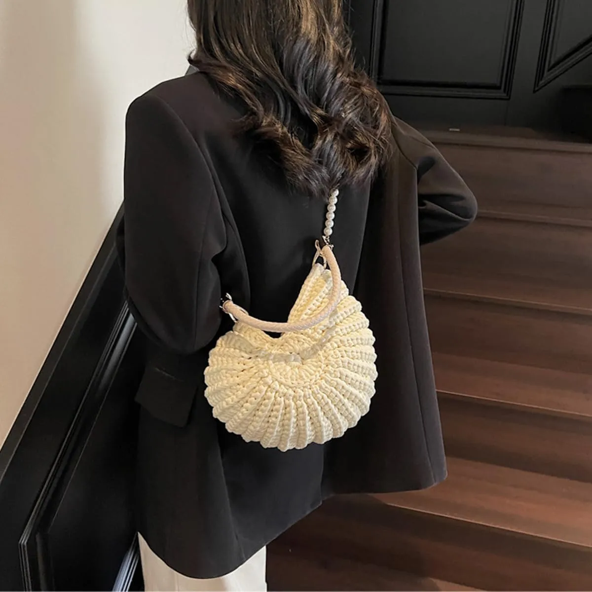 Handwoven Seashell Bag for Women Beaded Shell Purse Crochet Beach Bag Conch Shoulder Handbag with Pearl Strap Leather Handle