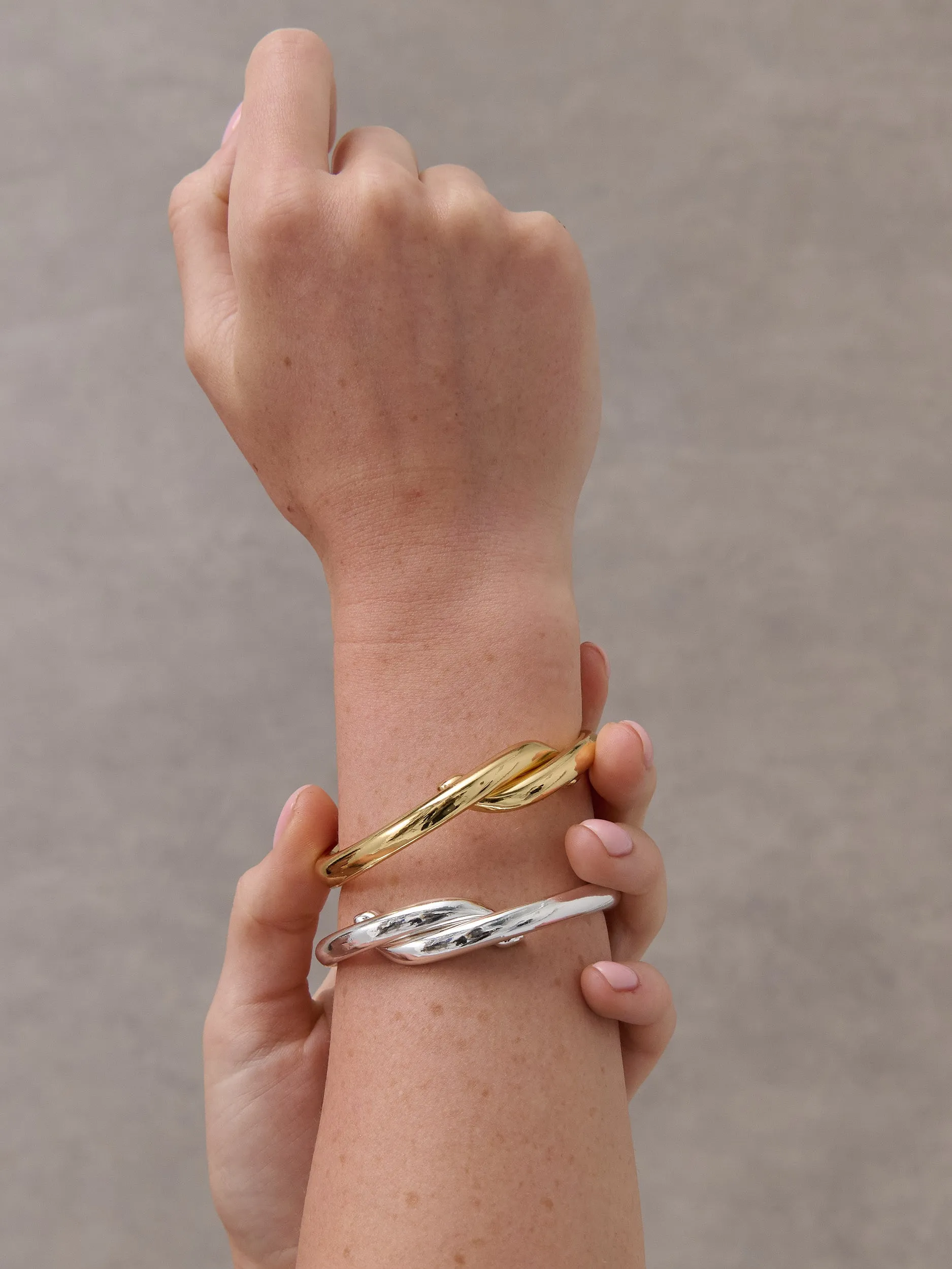 Interlock Twist 18K Gold Plated Bangle