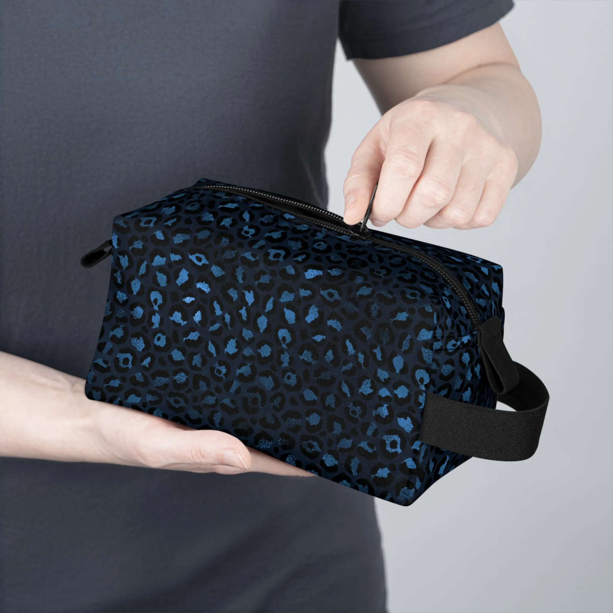 Leopard Print Toiletry Bag - Chic & Durable Organizer for the Style-Savvy Traveler