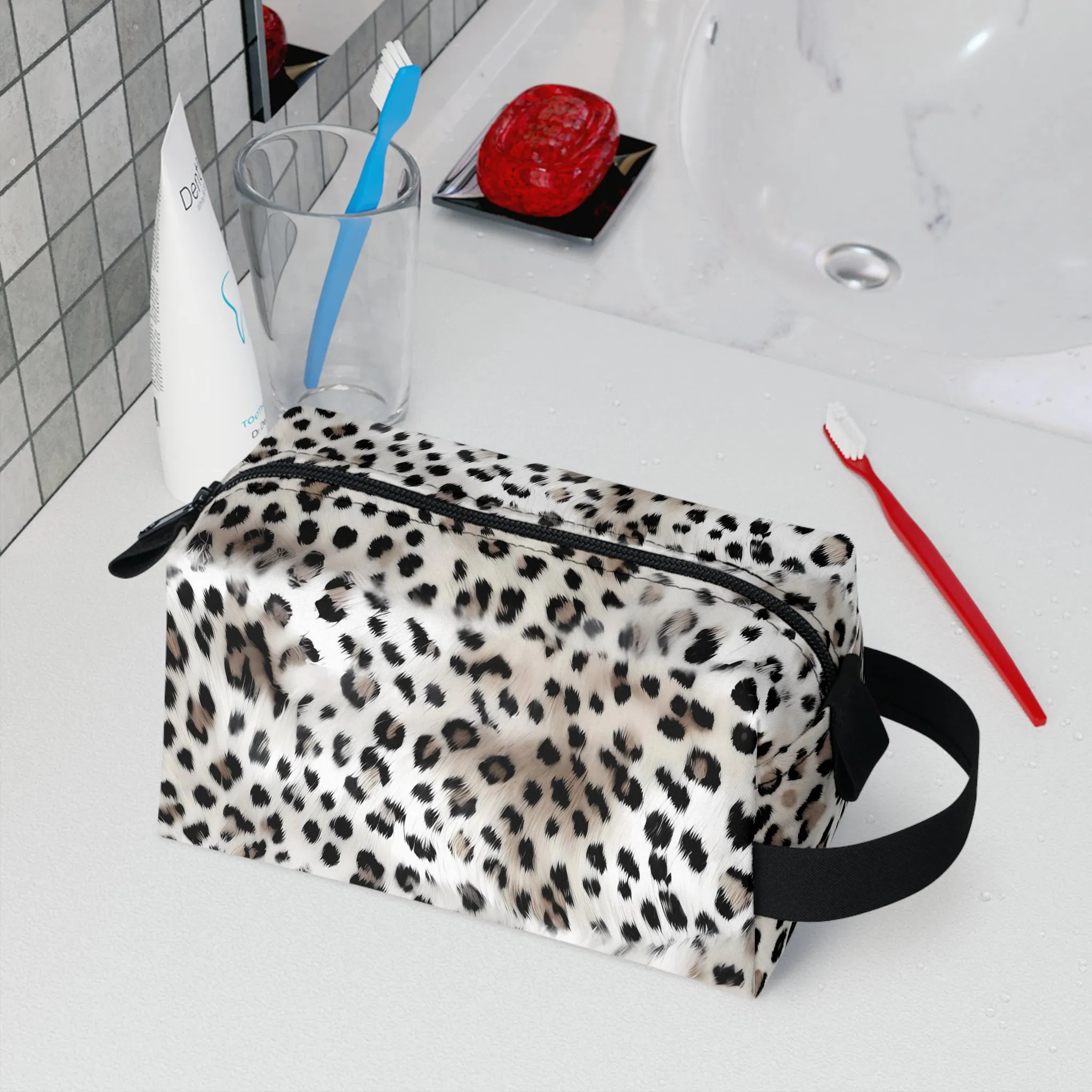 Leopard Print Toiletry Bag - Chic & Durable Organizer for the Style-Savvy Traveler