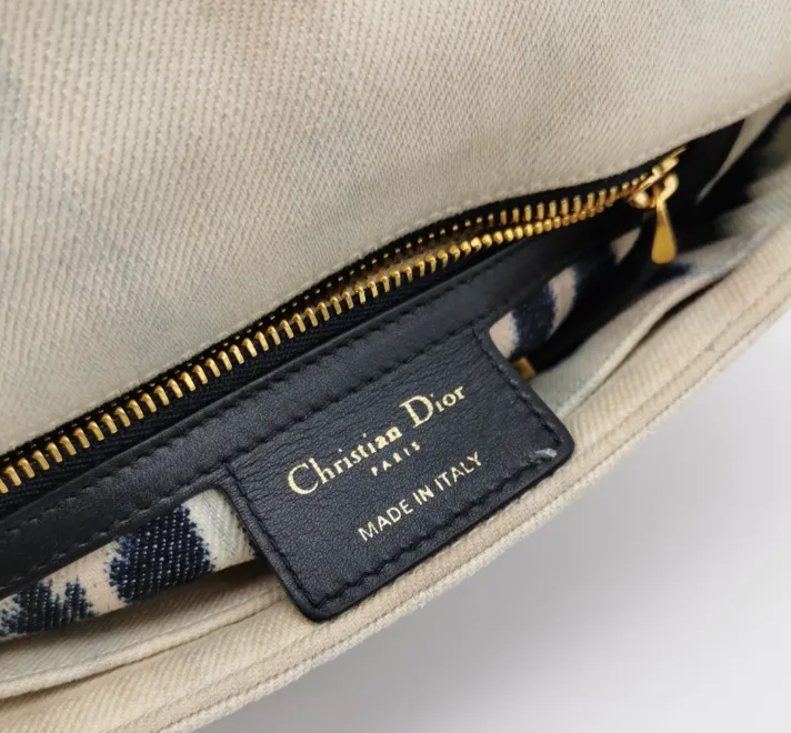 Preloved Dior Caro cannage canvas crossbody bag white 20cm*12cm*7cm 097840600327