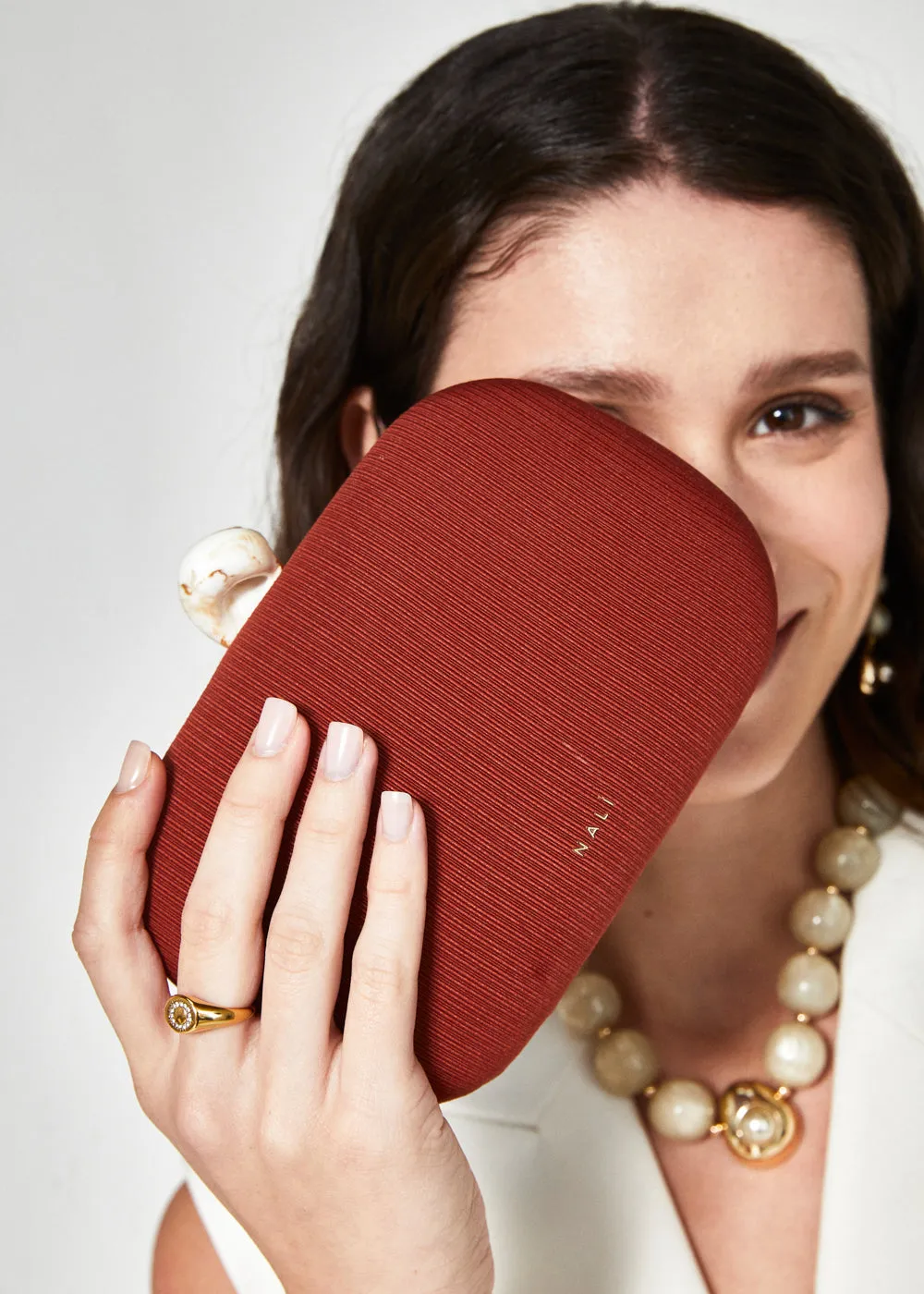 ROSI CLUTCH W/ SHELL CLOSURE